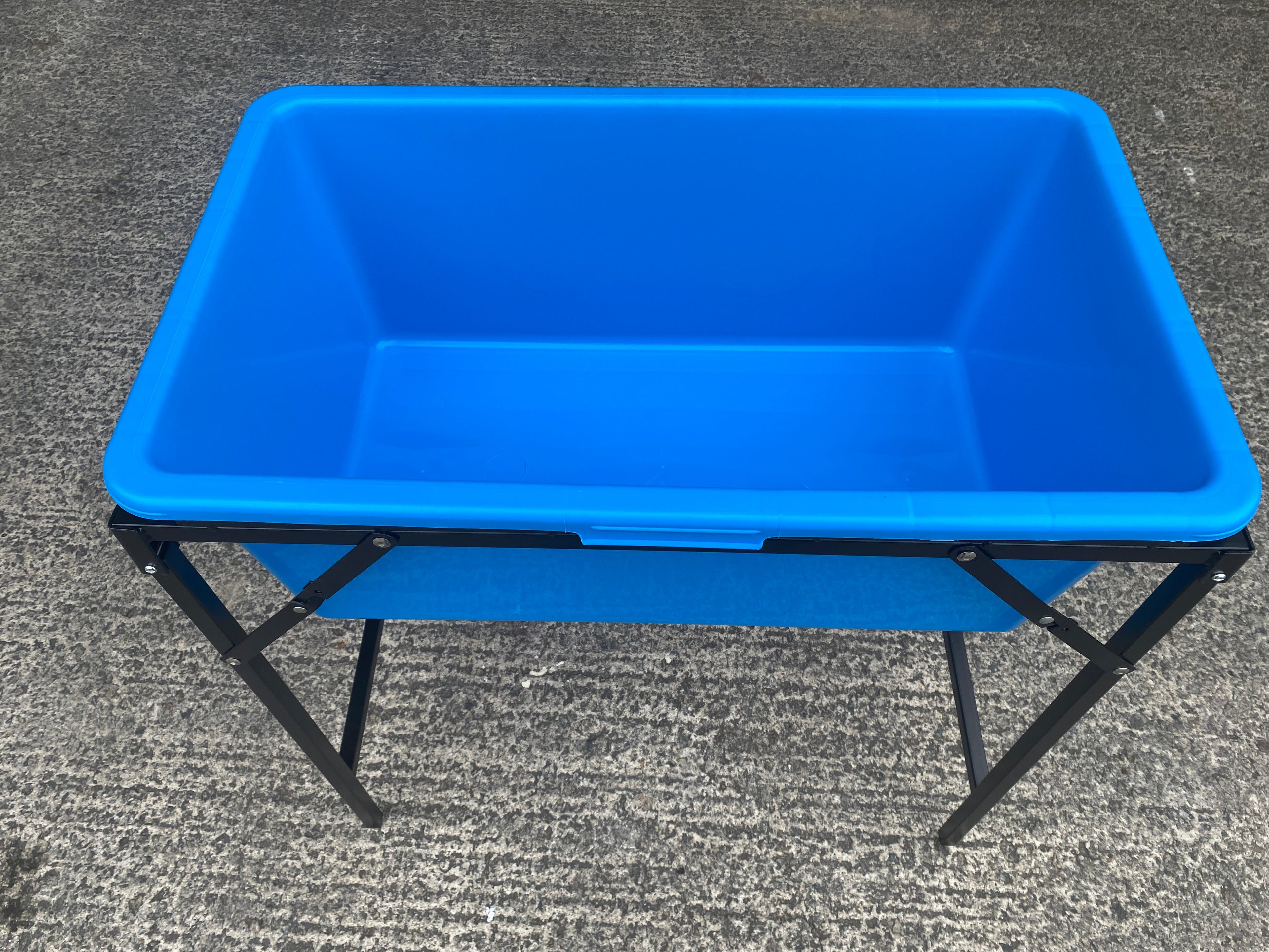 Blue Dog Bath with Drain Valve (WL) and Stand BSP Thread Fitting Water Connector